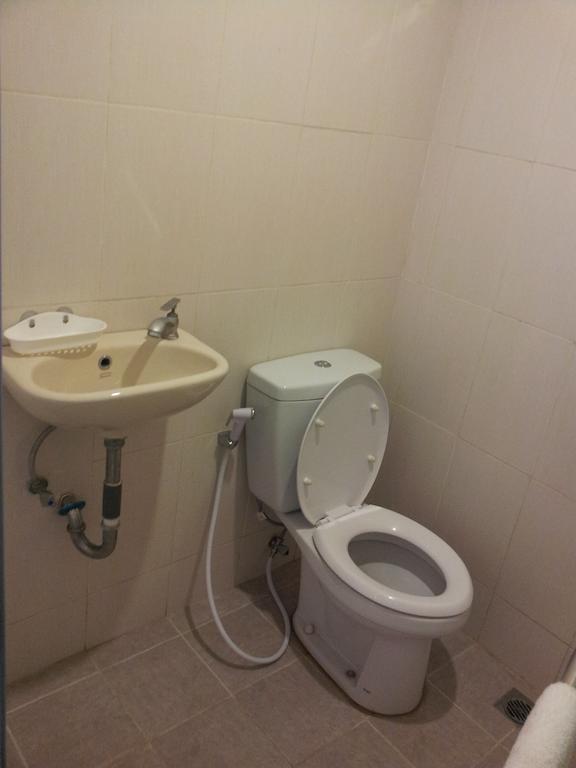 Loxy Inn Surabaya Kamer foto